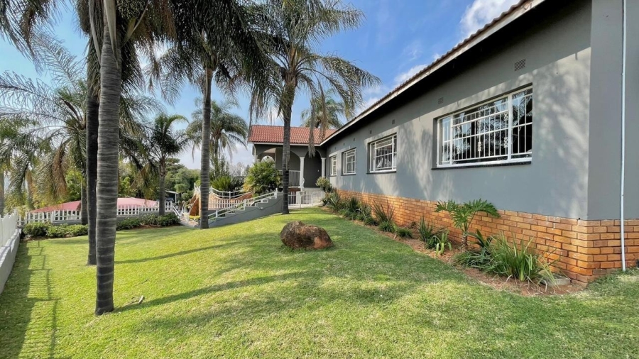 4 Bedroom Property for Sale in Safari Gardens North West